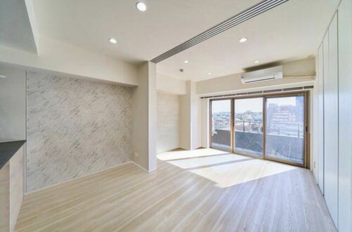 Before: 空室の物件写真